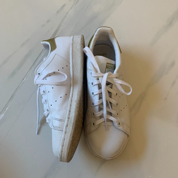 Gold Stan Smith Shoes - Picture 3 of 4